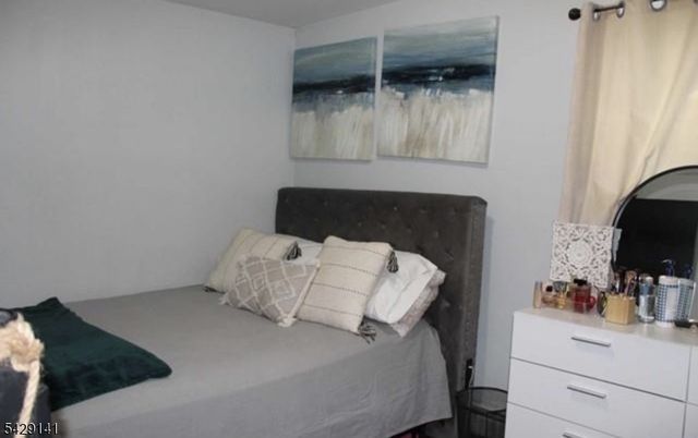 966 E 24Th St, Paterson City, NJ 07513