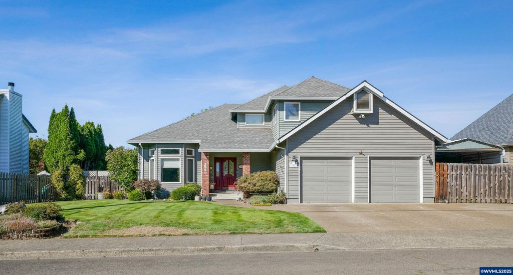 Image 1 of property listing at 2221 NW Elm St, Mcminnville, OR 97128