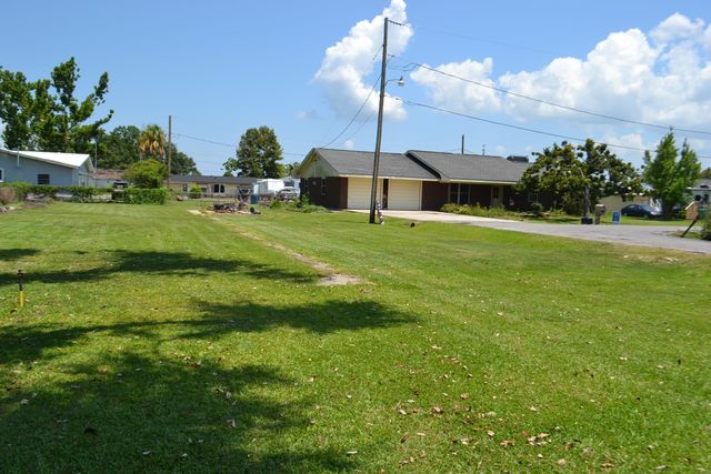 117 Willow D Street, Larose, LA 70373