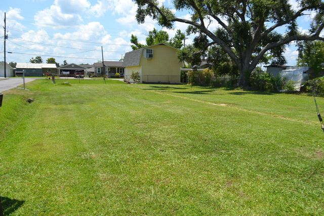 117 Willow D Street, Larose, LA 70373