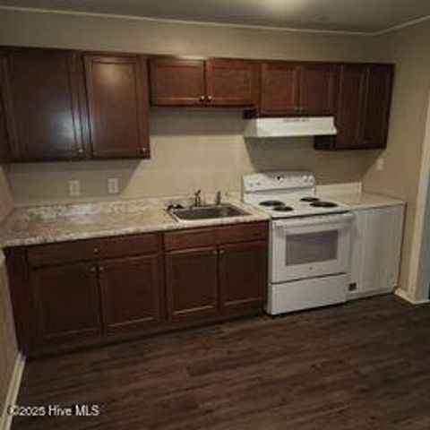 1202 Davis Street, Jacksonville, NC 28540