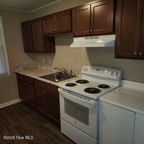 1202 Davis Street, Jacksonville, NC 28540