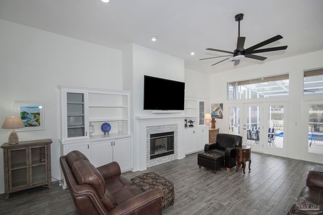 3056 Killarney Dr, Pace, FL 32571