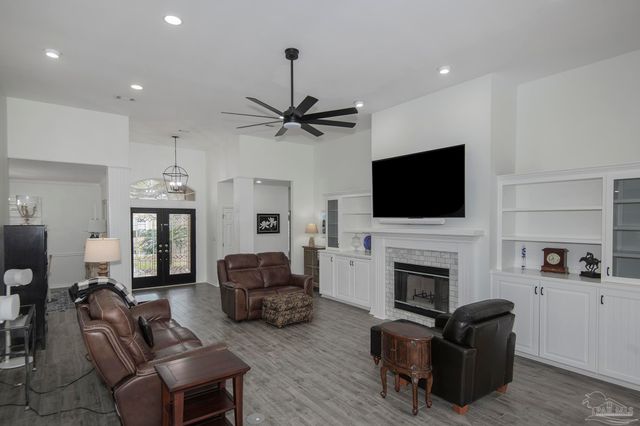 3056 Killarney Dr, Pace, FL 32571