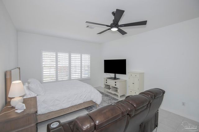 3056 Killarney Dr, Pace, FL 32571