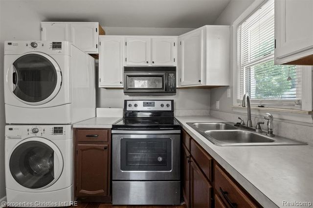 35751 Glen Street, Westland, MI 48186
