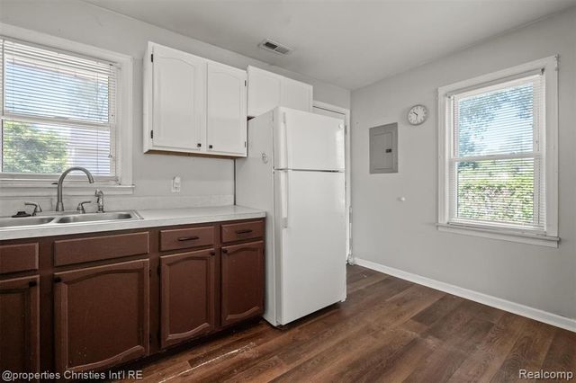 35751 Glen Street, Westland, MI 48186