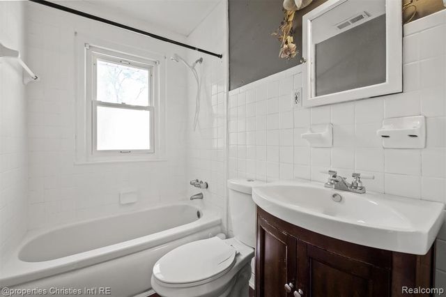35751 Glen Street, Westland, MI 48186