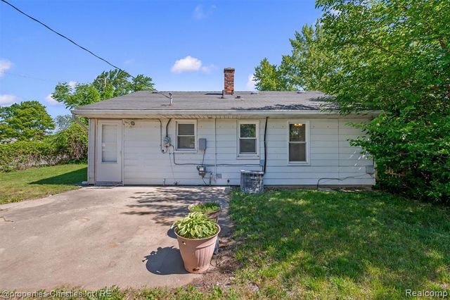 35751 Glen Street, Westland, MI 48186