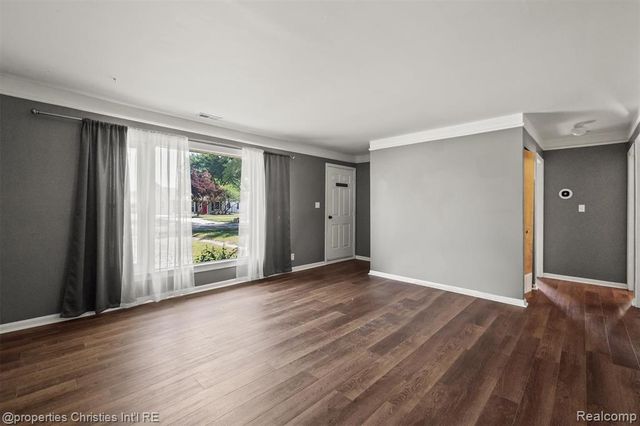 35751 Glen Street, Westland, MI 48186