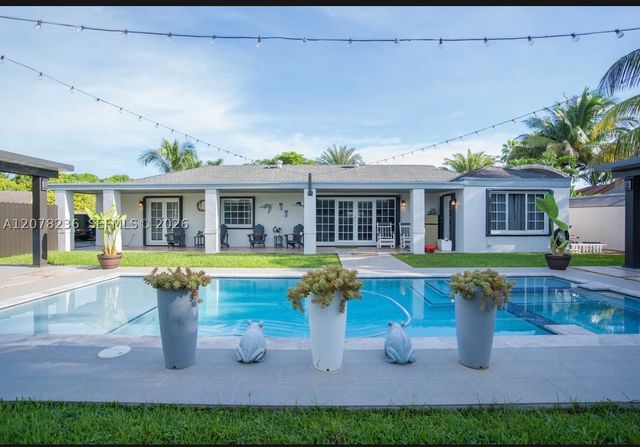 15420 SW 156th Ter, Miami, FL 33187