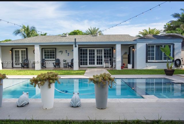 15420 SW 156th Ter, Miami, FL 33187