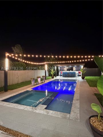 15420 SW 156th Ter, Miami, FL 33187