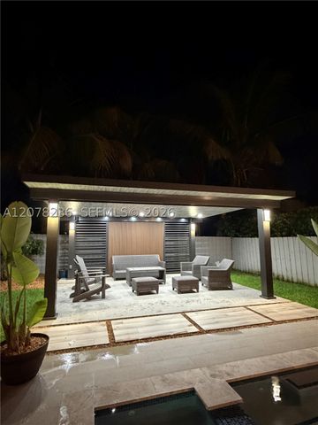 15420 SW 156th Ter, Miami, FL 33187