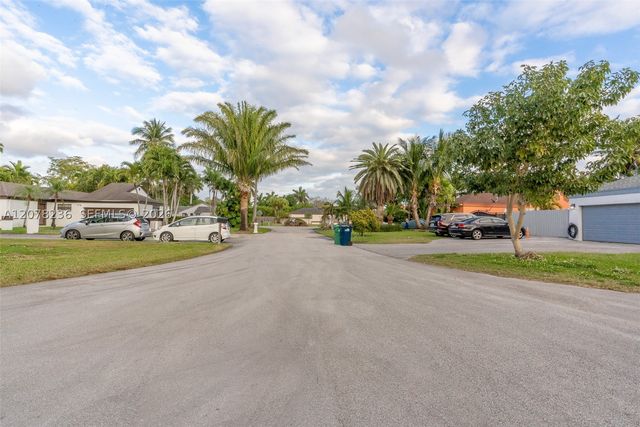 15420 SW 156th Ter, Miami, FL 33187