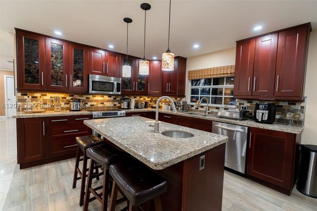 15420 SW 156th Ter, Miami, FL 33187