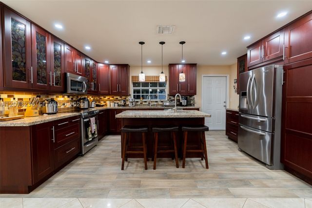 15420 SW 156th Ter, Miami, FL 33187