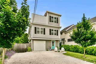 56 Houston Avenue, Newport, RI 02840