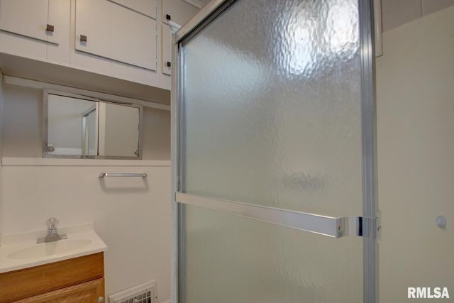 1615 MAPLE Street, Quincy, IL 62301