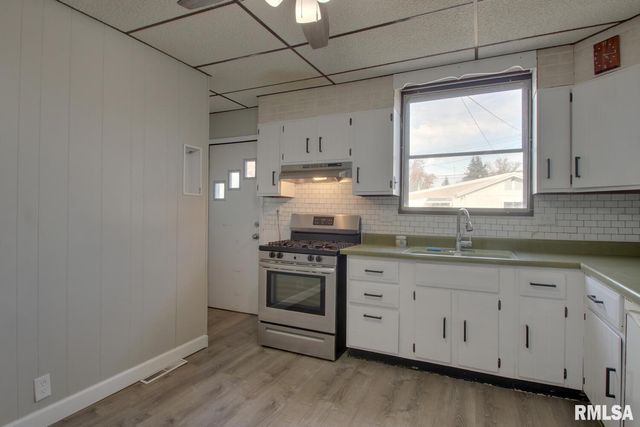 1615 MAPLE Street, Quincy, IL 62301