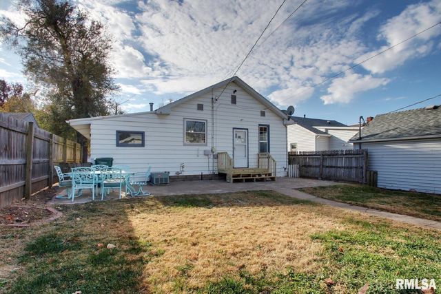 1615 MAPLE Street, Quincy, IL 62301