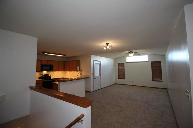 1217 Willowbrook Ln, Towanda, KS 67144