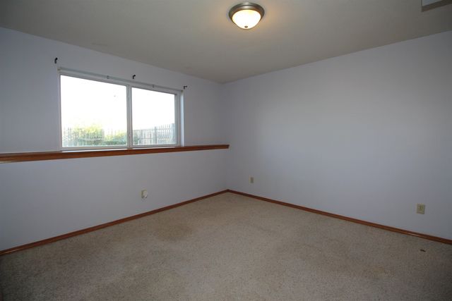 1217 Willowbrook Ln, Towanda, KS 67144