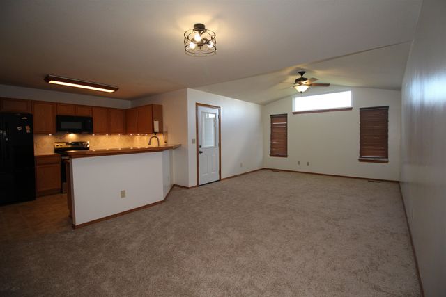 1217 Willowbrook Ln, Towanda, KS 67144