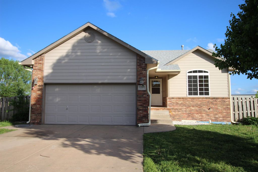 1217 Willowbrook Ln, Towanda, KS 67144