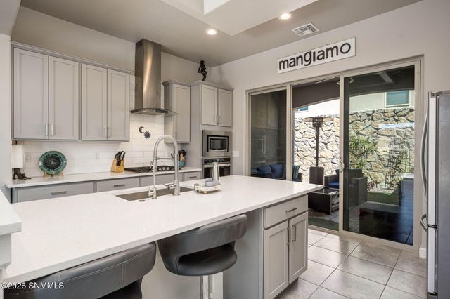 3033 Doug Rains Street, Las Cruces, NM 88011