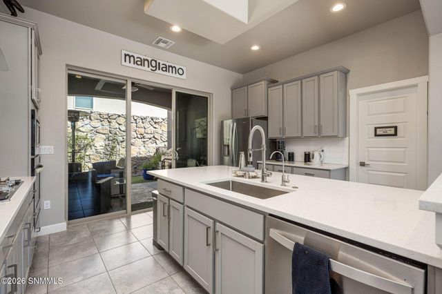 3033 Doug Rains Street, Las Cruces, NM 88011