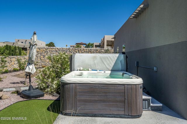 3033 Doug Rains Street, Las Cruces, NM 88011