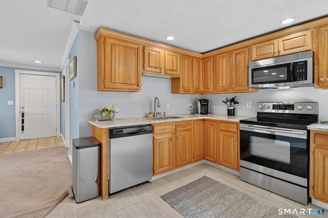 61 Cedar Street, Newington, CT 06111