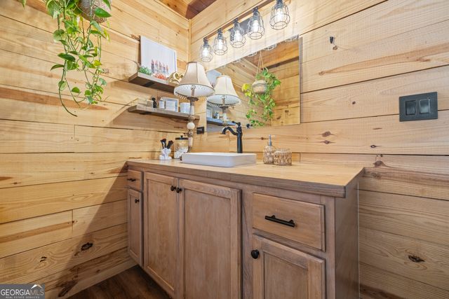 2456 Tex Smith Drive, Elberton, GA 30635