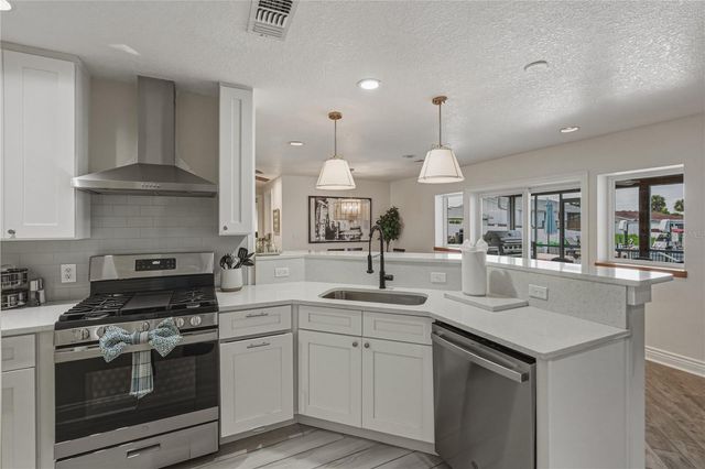 1004 SAGO PALM WAY, Apollo Beach, FL 33572