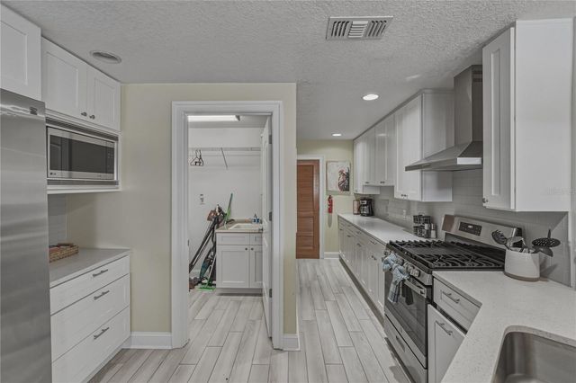 1004 SAGO PALM WAY, Apollo Beach, FL 33572