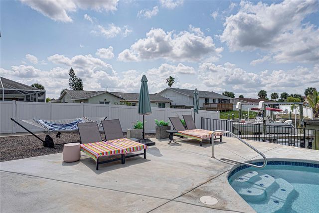 1004 SAGO PALM WAY, Apollo Beach, FL 33572