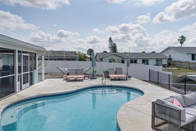 1004 SAGO PALM WAY, Apollo Beach, FL 33572