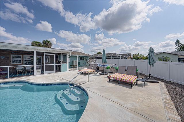 1004 SAGO PALM WAY, Apollo Beach, FL 33572