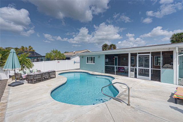 1004 SAGO PALM WAY, Apollo Beach, FL 33572