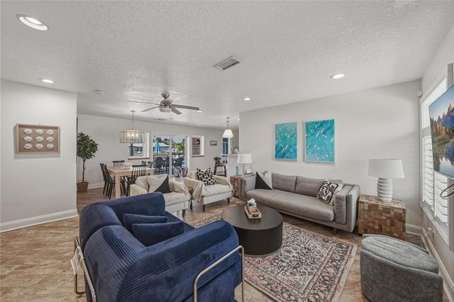 1004 SAGO PALM WAY, Apollo Beach, FL 33572