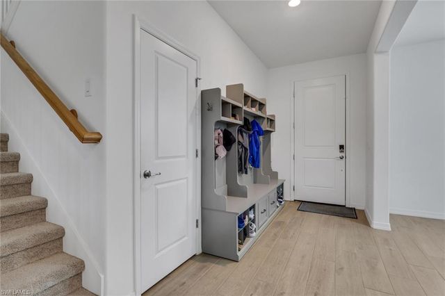 2257 Avocado LN, Naples, FL 34120