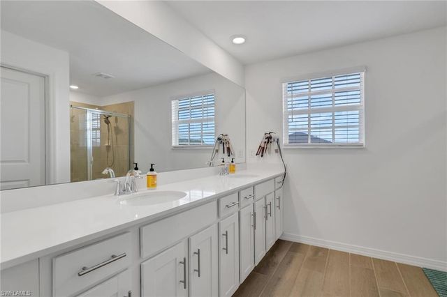 2257 Avocado LN, Naples, FL 34120