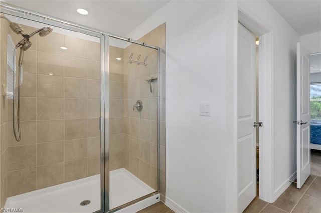 2257 Avocado LN, Naples, FL 34120