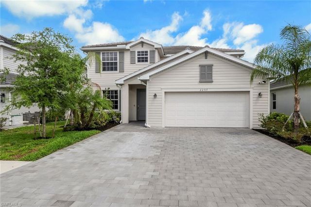 2257 Avocado LN, Naples, FL 34120