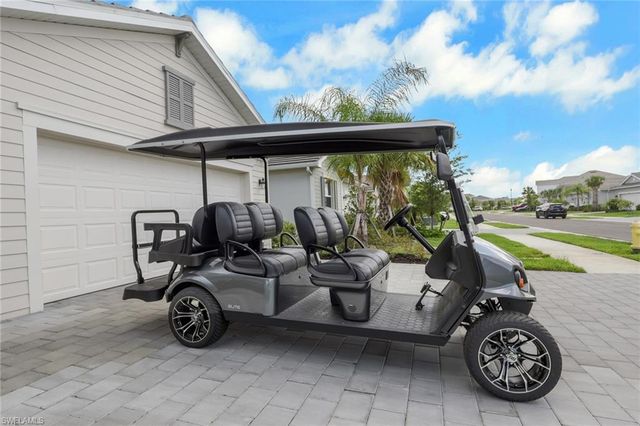 2257 Avocado LN, Naples, FL 34120