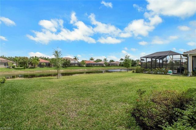 2257 Avocado LN, Naples, FL 34120