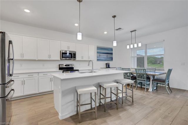2257 Avocado LN, Naples, FL 34120