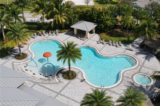 2257 Avocado LN, Naples, FL 34120