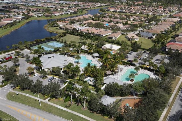 2257 Avocado LN, Naples, FL 34120